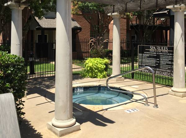 Towns of Chapel Hill Apartments | 6201 Chapel Hill Blvd, Plano, TX 75093, USA | Phone: (972) 885-6294