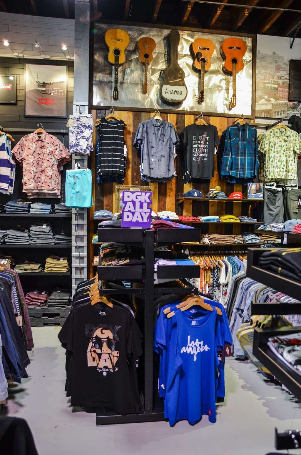 Jacks Garage Skateshop Huntington Beach | 101 Main St, Huntington Beach, CA 92648 | Phone: (714) 500-5755