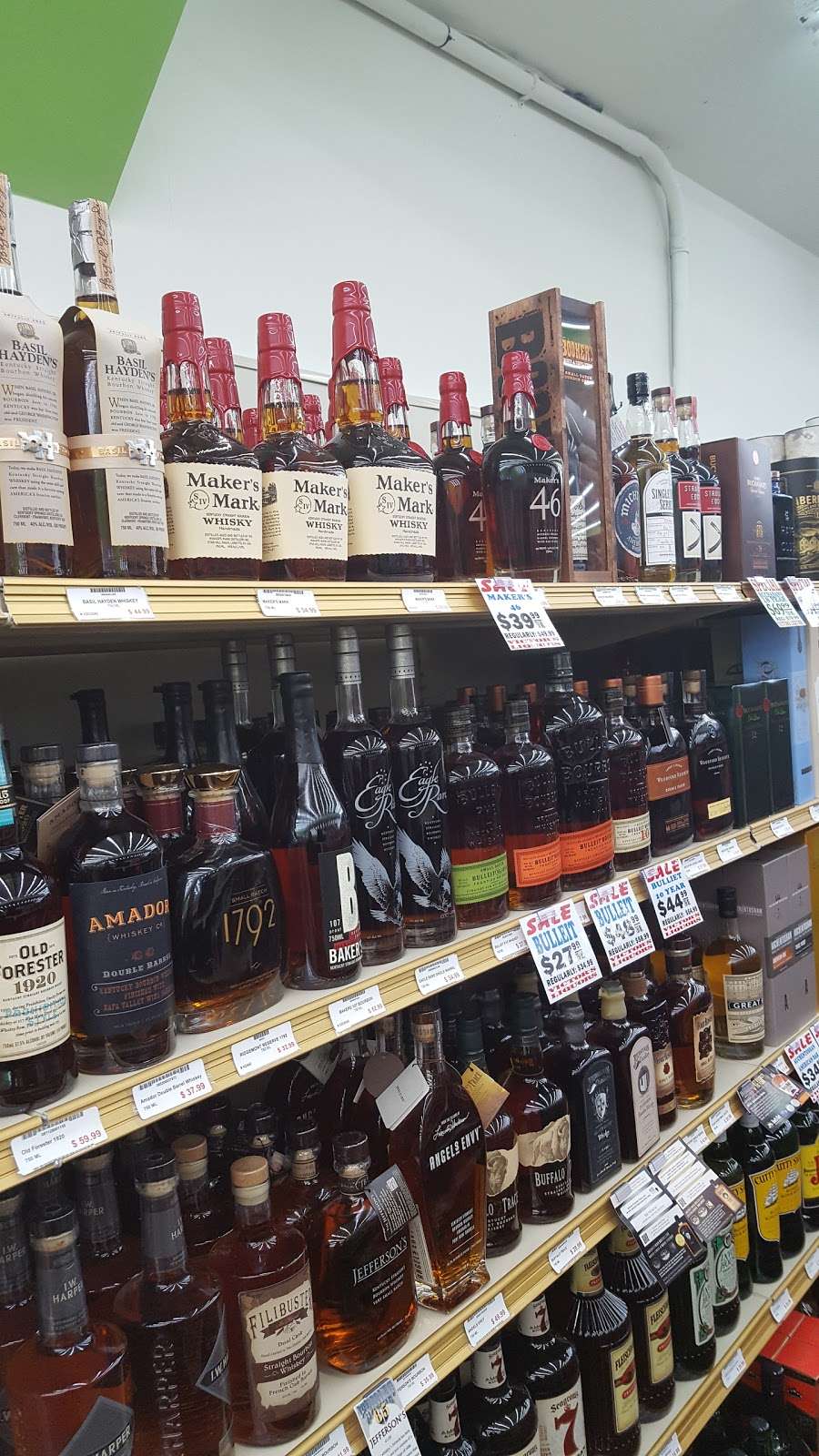 Victor's Liquors, 201 White Horse Pike, Barrington, NJ 08007, USA