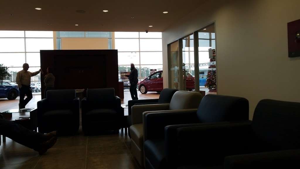 McRee Ford, Inc. | 2800 Gulf Fwy, Dickinson, TX 77539, USA | Phone: (832) 769-0200