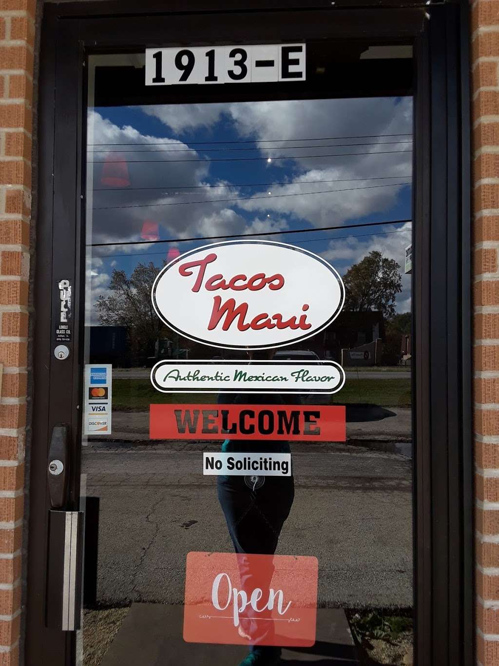 Tacos Maui | 1913 S Chicago St Unit E, Joliet, IL 60436, USA | Phone: (815) 919-9792