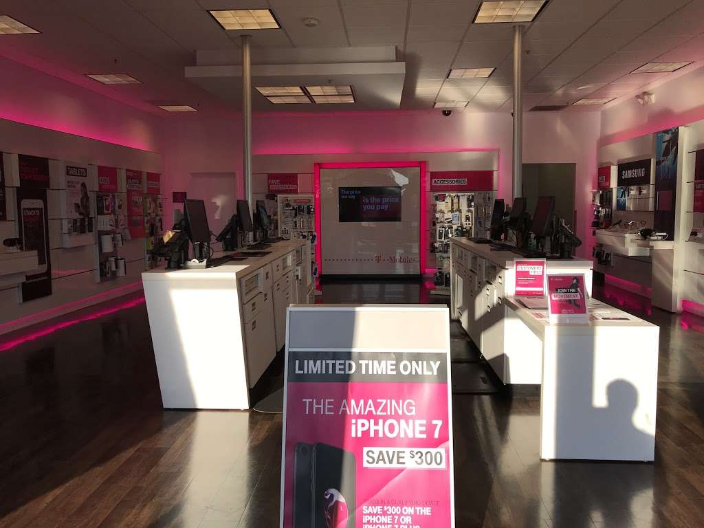 T-Mobile | 5055 Main St #104, American Canyon, CA 94503, USA | Phone: (707) 644-0508