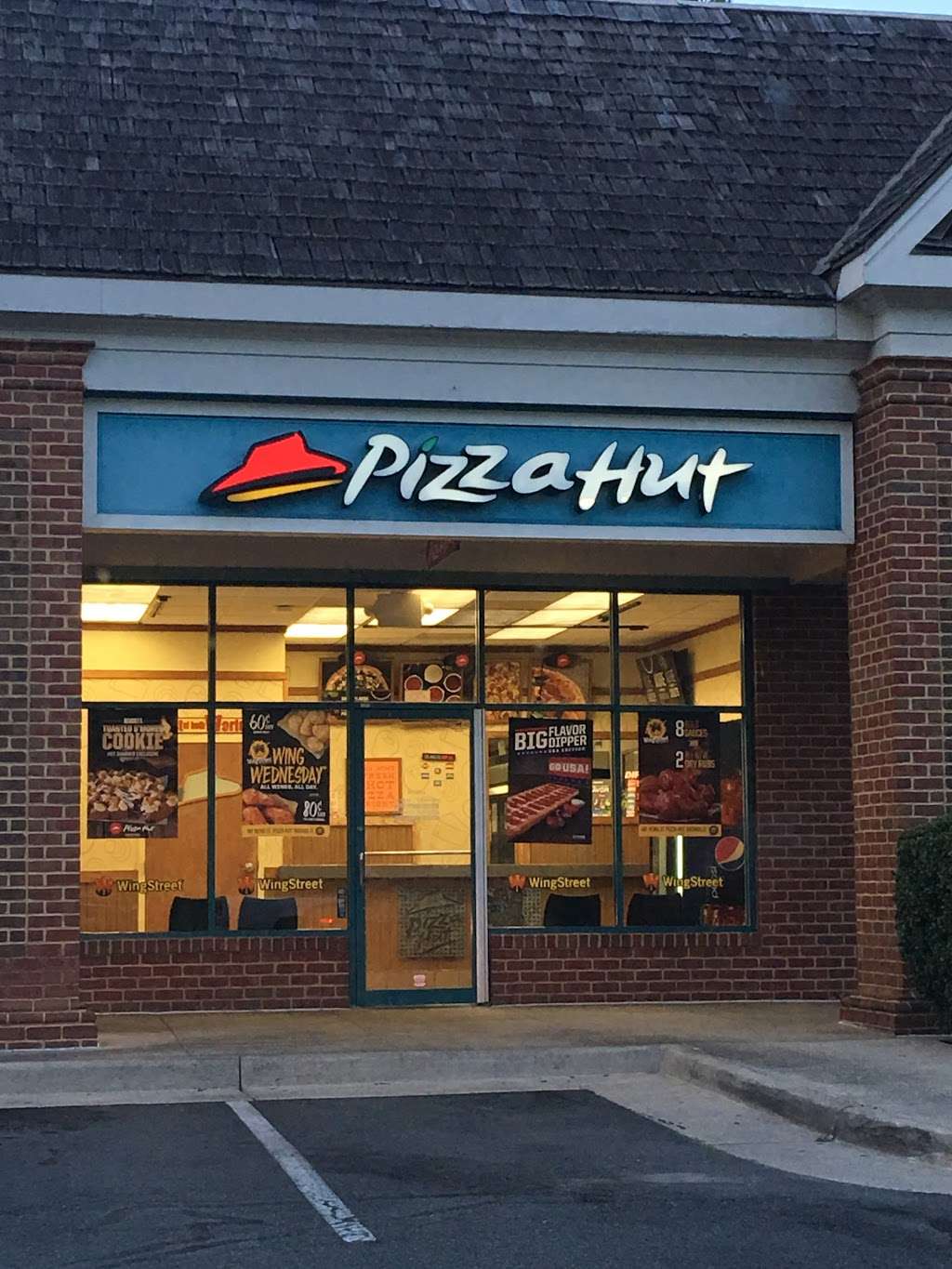 Pizza Hut | 8902 Village Shops Dr, Fairfax Station, VA 22039, USA | Phone: (703) 690-6990