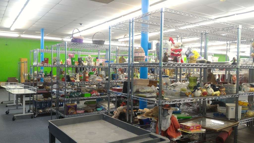 Wabash Valley Goodwill | 1021 Indianapolis Rd, Greencastle, IN 46135, USA | Phone: (765) 653-6587