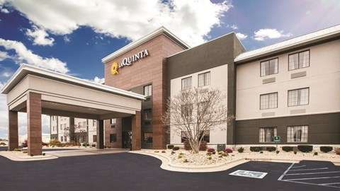 La Quinta Inn & Suites by Wyndham Kokomo | 511 Albany Dr, Kokomo, IN 46901 | Phone: (765) 453-2222