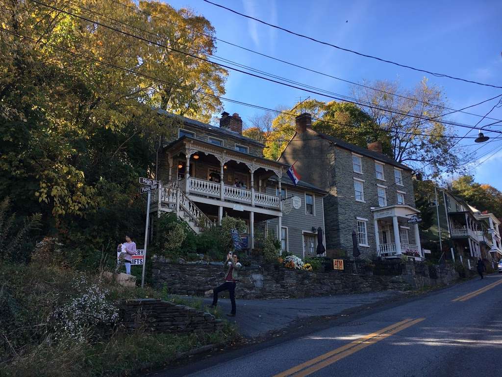 The Mountain House | 175 High St, Harpers Ferry, WV 25425, USA | Phone: (304) 932-0677