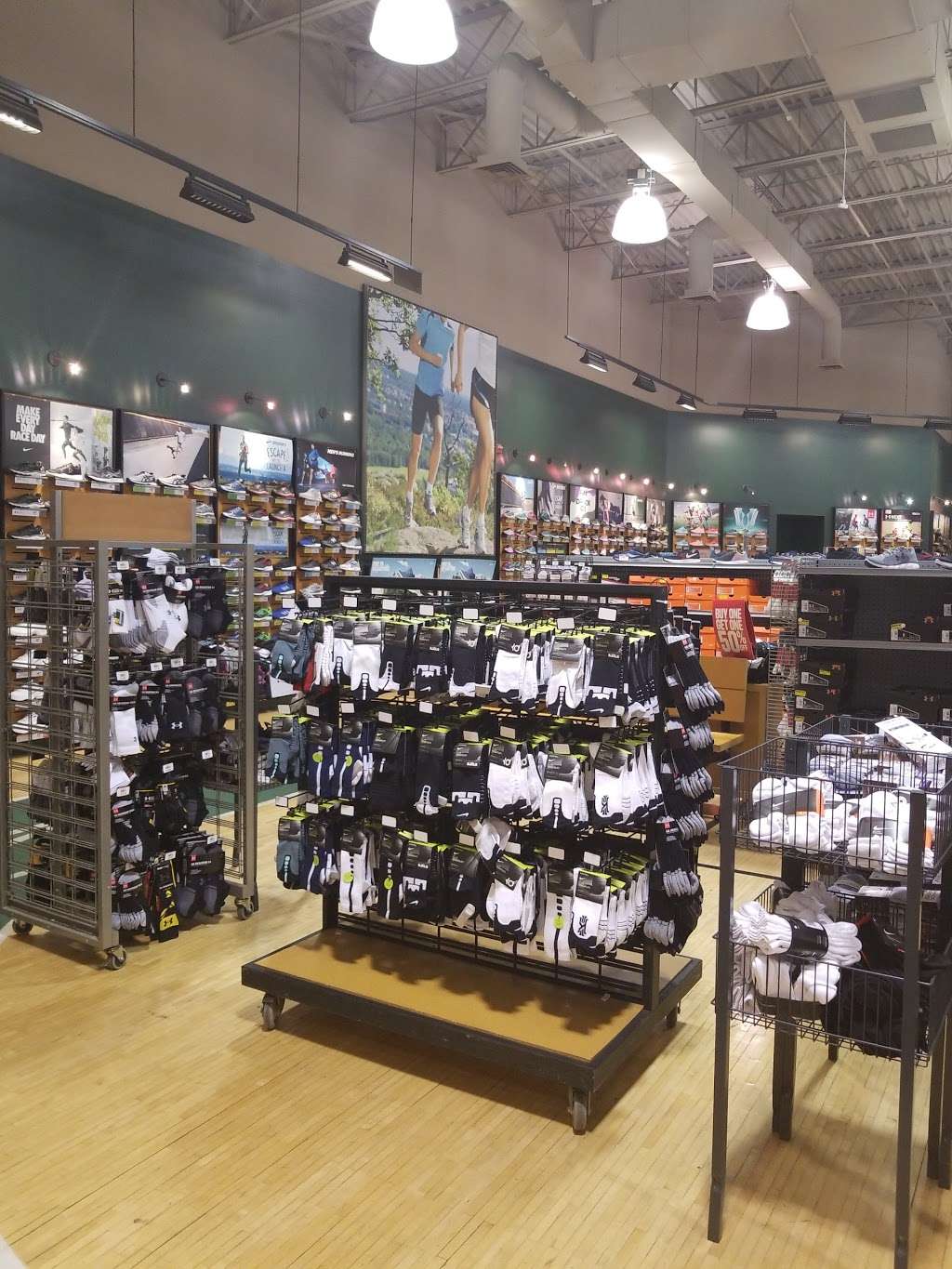 DICKS Sporting Goods | 17780 Garland Groh Blvd, Hagerstown, MD 21740, USA | Phone: (240) 420-0140
