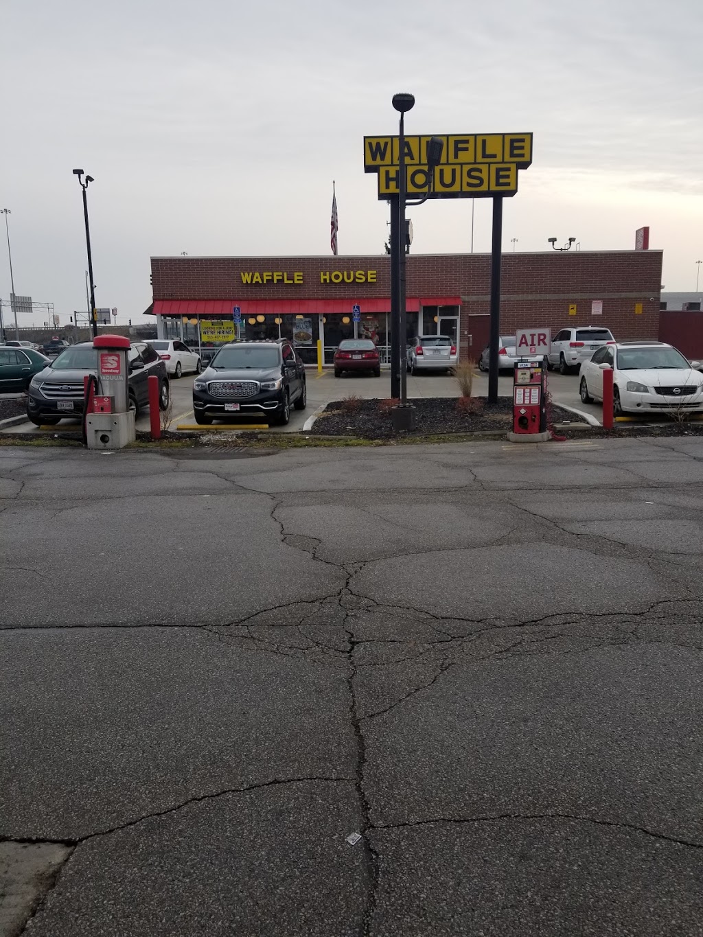 Waffle House | 11121 Fremont Pike, Perrysburg, OH 43551, USA | Phone: (567) 377-5251