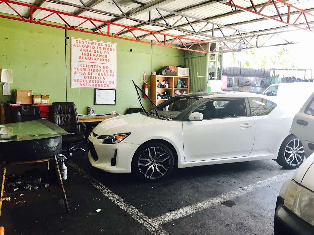 Mission Auto Glass and Tires | 748 N Mission Rd, Los Angeles, CA 90033, USA | Phone: (323) 223-9733