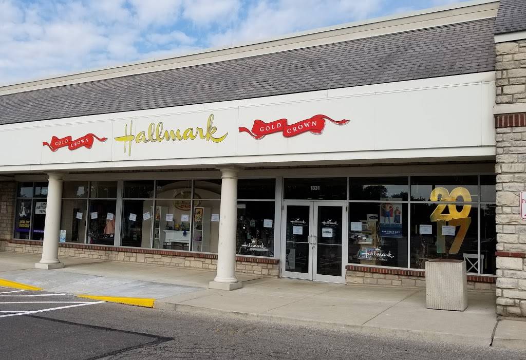 Karens Hallmark Shop-Curbside Pick Up Available | 1331 Stoneridge Dr, Stoneridge Ln, Gahanna, OH 43230, USA | Phone: (614) 337-2356