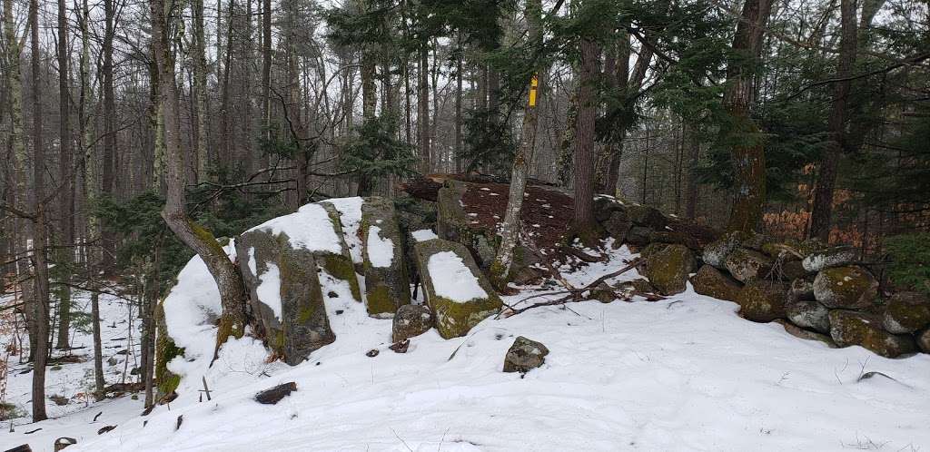 Haseltine Trailhead | B-H Trail, Amherst, NH 03031