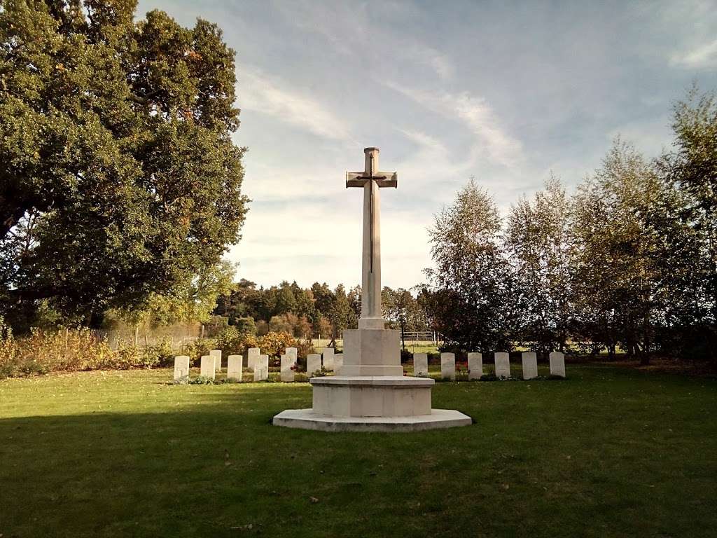 Hatfield House Cemetery | Hatfield AL9 5NN, UK