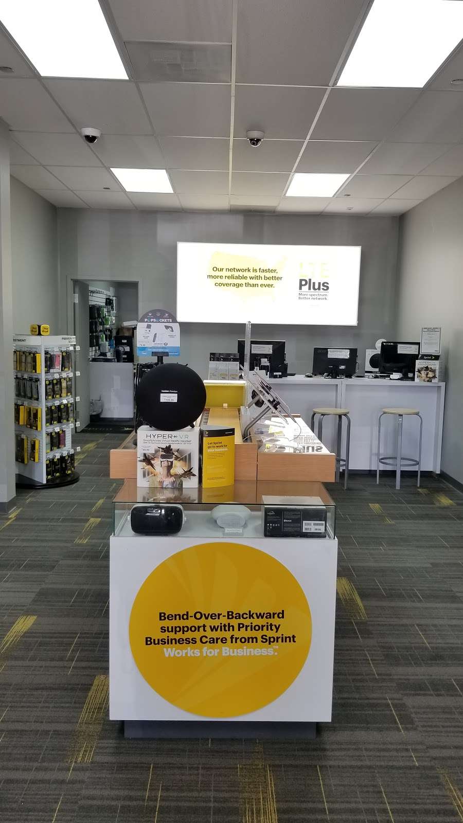 Sprint Store | 2086 Orchard Rd, Montgomery, IL 60538, USA | Phone: (630) 801-0600