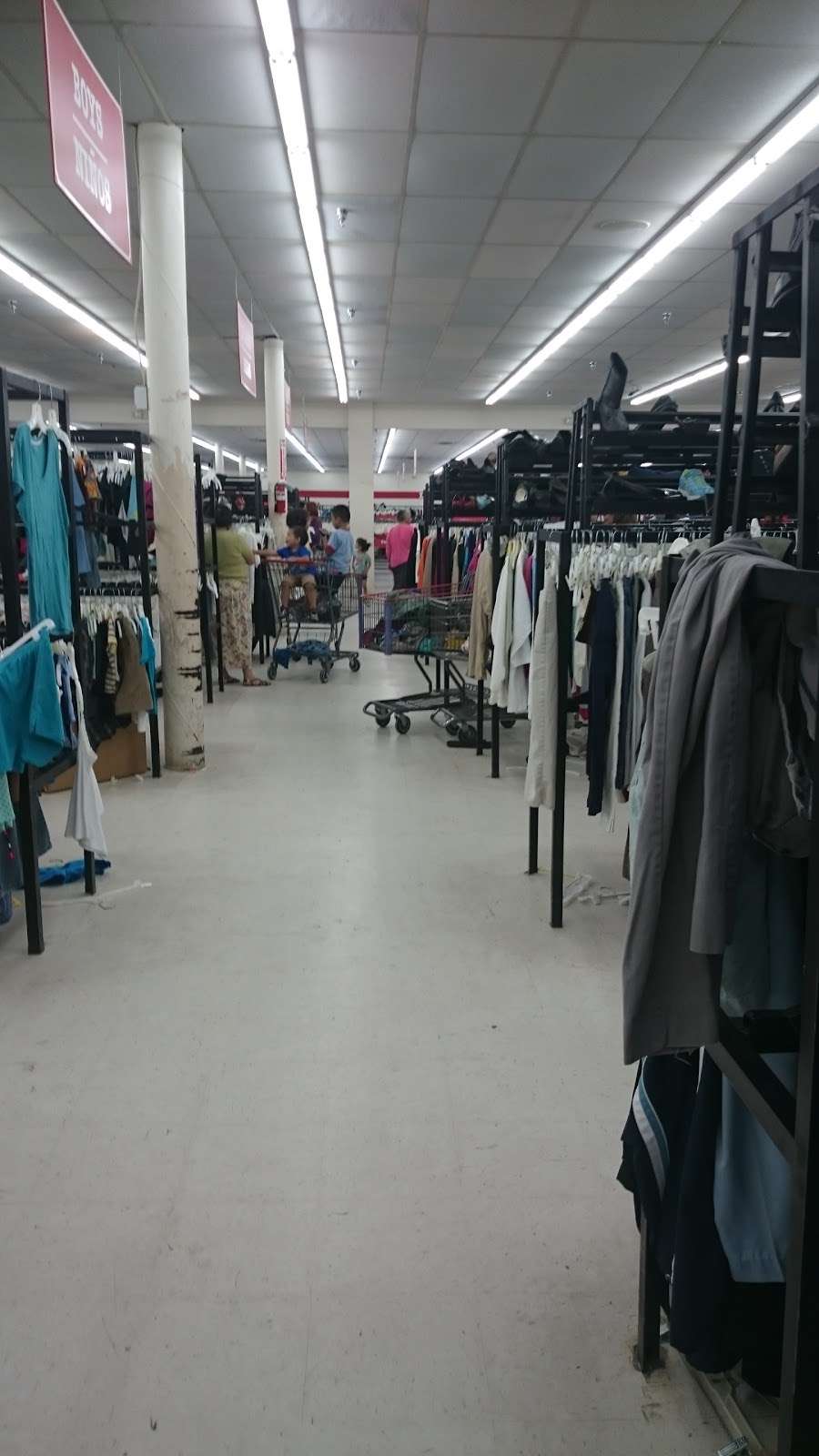 Family Thrift Outlet | 127 Little York Rd, Houston, TX 77076, USA | Phone: (713) 694-8958