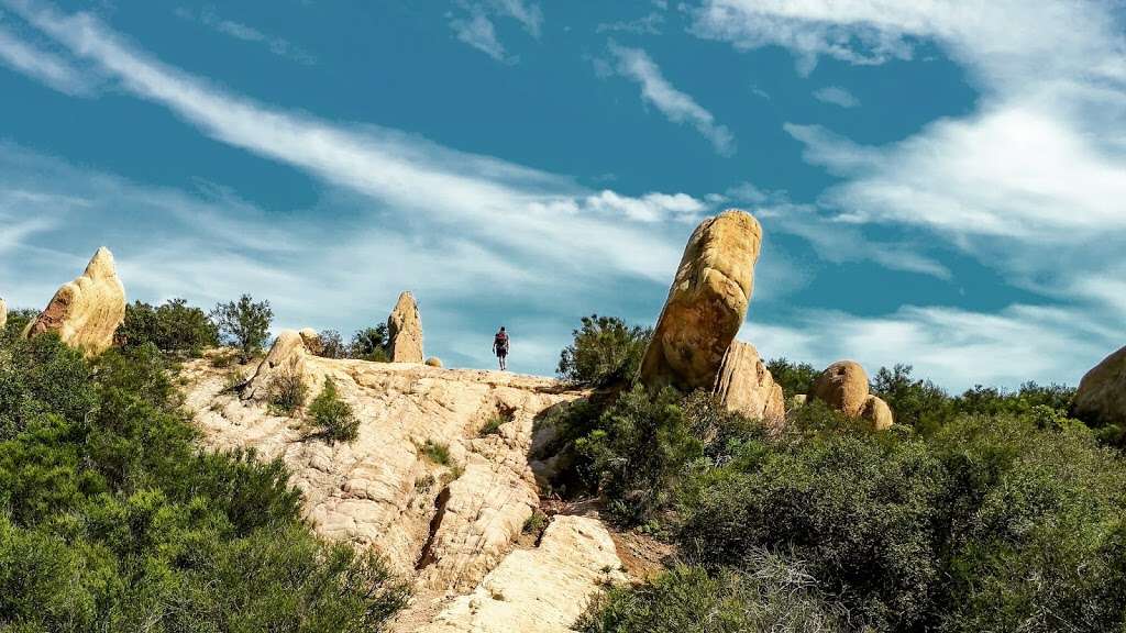 Castro Crest Trailhead | Mesa Peak Motorway, Agoura Hills, CA 91301, USA