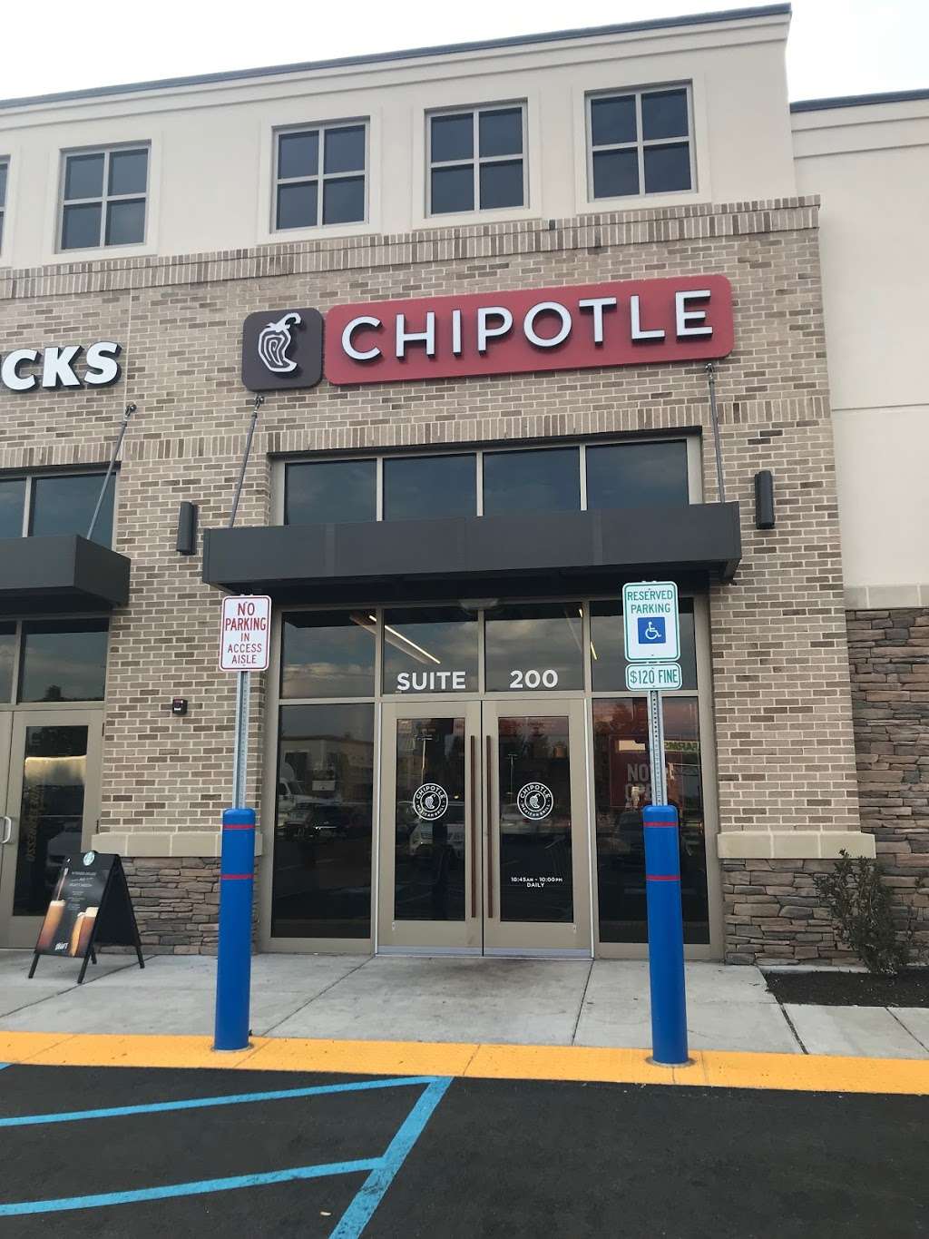 Chipotle Mexican Grill | 1538 Rock Spring Rd #200, Forest Hill, MD 21050 | Phone: (410) 420-6871