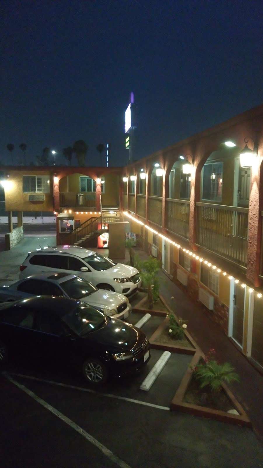 Hyde Park Motel | 6340 Crenshaw Blvd, Los Angeles, CA 90043, USA | Phone: (323) 752-0355