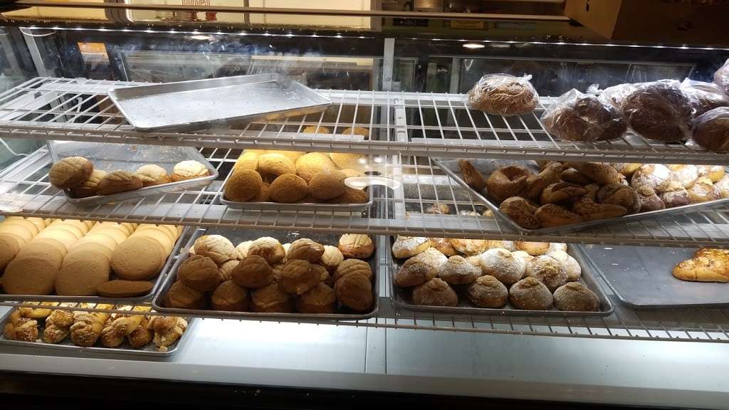 Guatemalteca Bakery | 5250 S Atlantic Blvd, Maywood, CA 90270, USA | Phone: (323) 457-9490