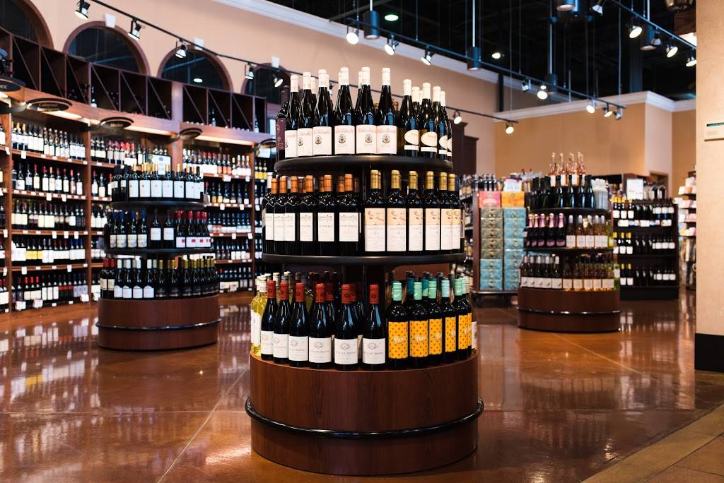 The Wine Shop at Kowalskis | 8505 Valley Creek Rd, Woodbury, MN 55125, USA | Phone: (651) 578-8800