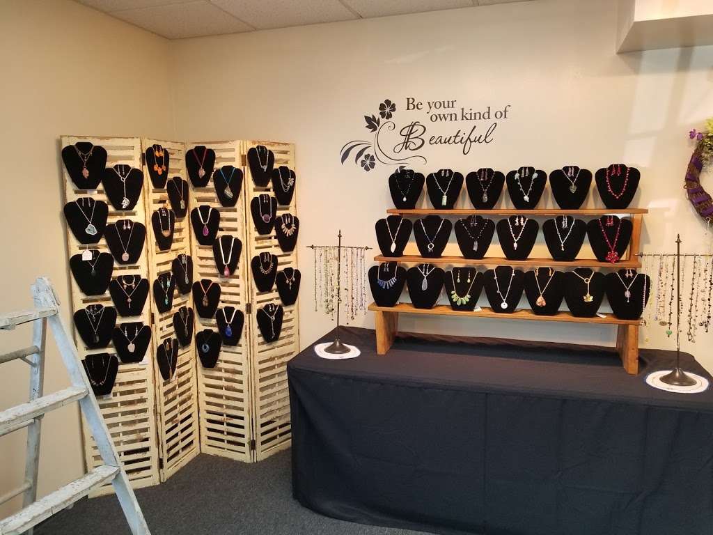 Forever After Finds | 67 South Main St Second Floor, Oswego, IL 60543, USA | Phone: (331) 725-4684