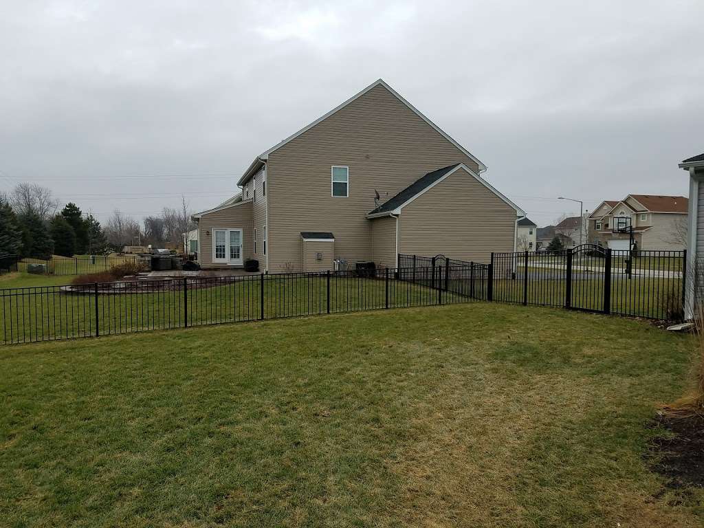 AmeriDream Fence and Deck | 1419 E Cass St, Joliet, IL 60432 | Phone: (800) 670-8047