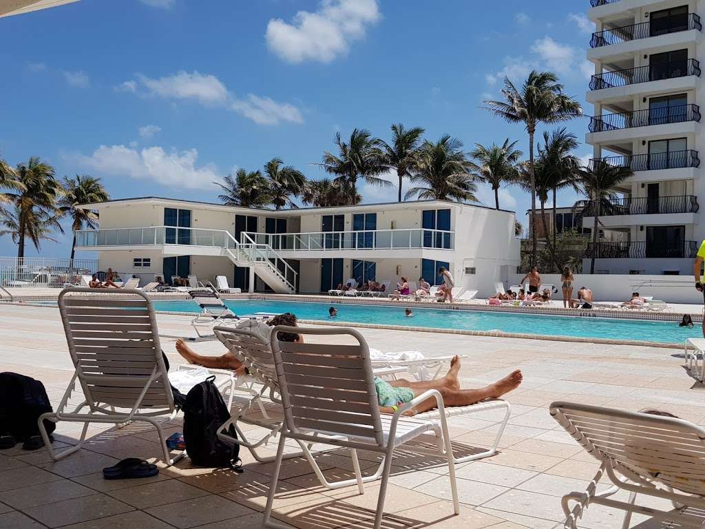 Soleil Apartments At Castle Beach Club | 5445 Collins Ave, Miami Beach, FL 33140, USA | Phone: (305) 749-7120