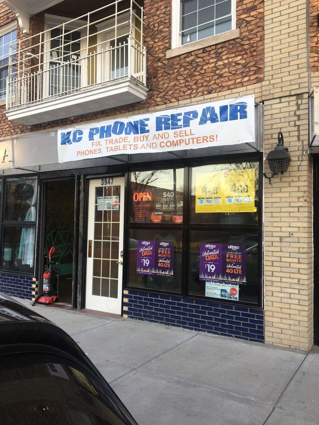 Kc Phone Repair | 3947 Troost Ave, Kansas City, MO 64110, USA | Phone: (816) 837-0013