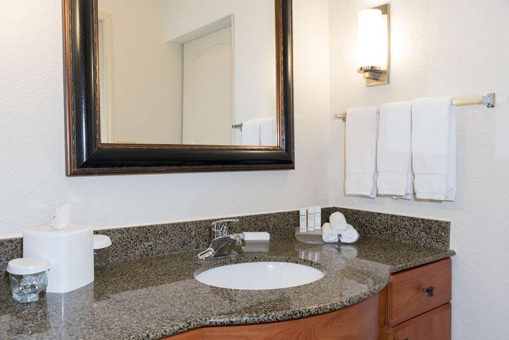 Homewood Suites by Hilton Indianapolis-Airport/Plainfield | 2264 East Perry Rd, Plainfield, IN 46168 | Phone: (317) 839-1900