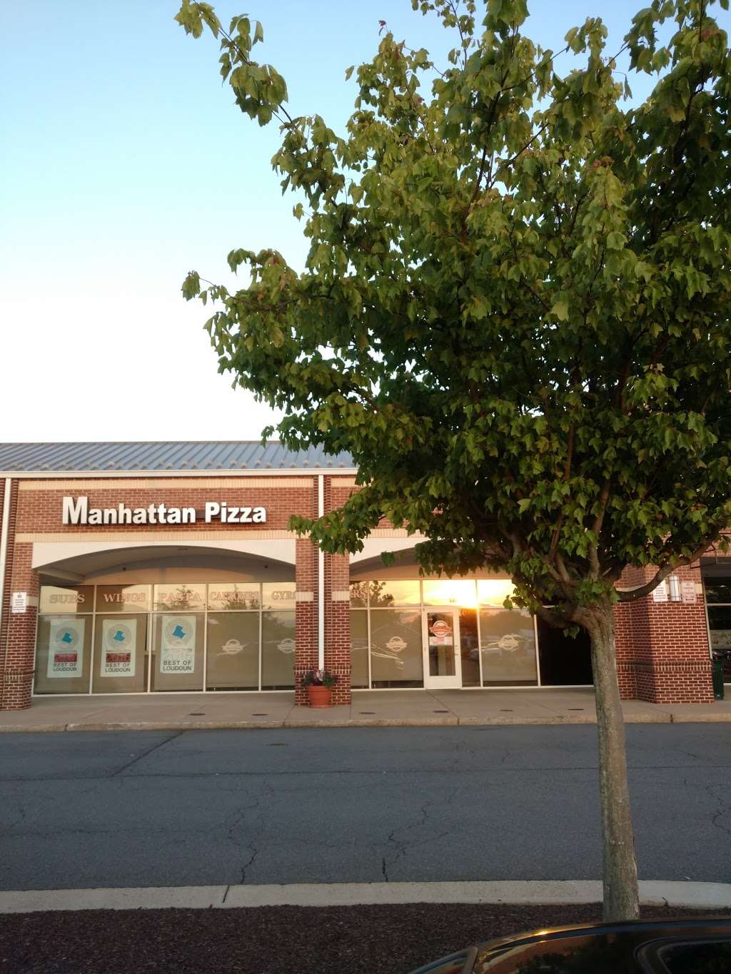 Manhattan Pizza | 647 Potomac Station Dr, Leesburg, VA 20176, USA | Phone: (703) 669-4020