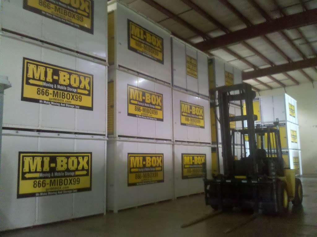 MI-BOX Mobile Storage & Moving Greater Chicago | 511 Oak Leaf Ct b, Joliet, IL 60436, USA | Phone: (815) 729-2270