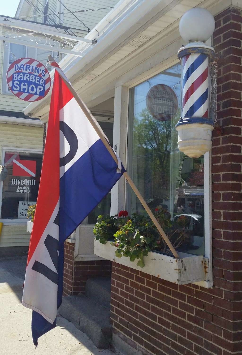 Darins barber shop | 984 Mendon Rd, Cumberland, RI 02864, United States | Phone: (401) 580-8302