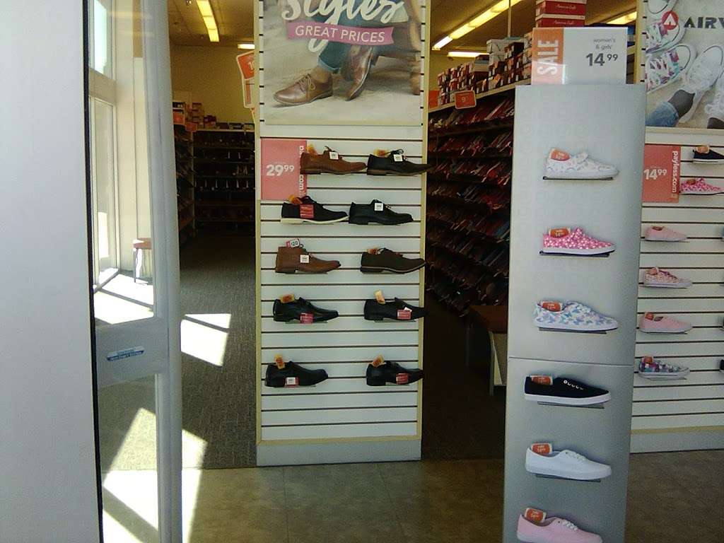 Payless ShoeSource | 4200 Macdonald Ave Ste G, Richmond, CA 94805, USA | Phone: (510) 965-0440