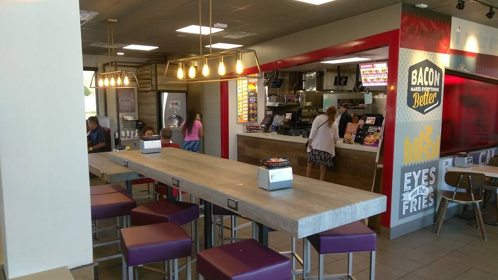 Jack in the Box | 2802 N Main St, Fort Worth, TX 76106, USA | Phone: (817) 624-2900