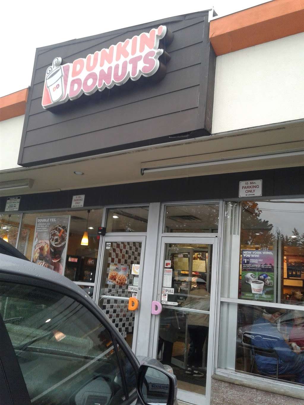 Dunkin | 417 Washington Ave, Dumont, NJ 07628, USA | Phone: (201) 385-8288