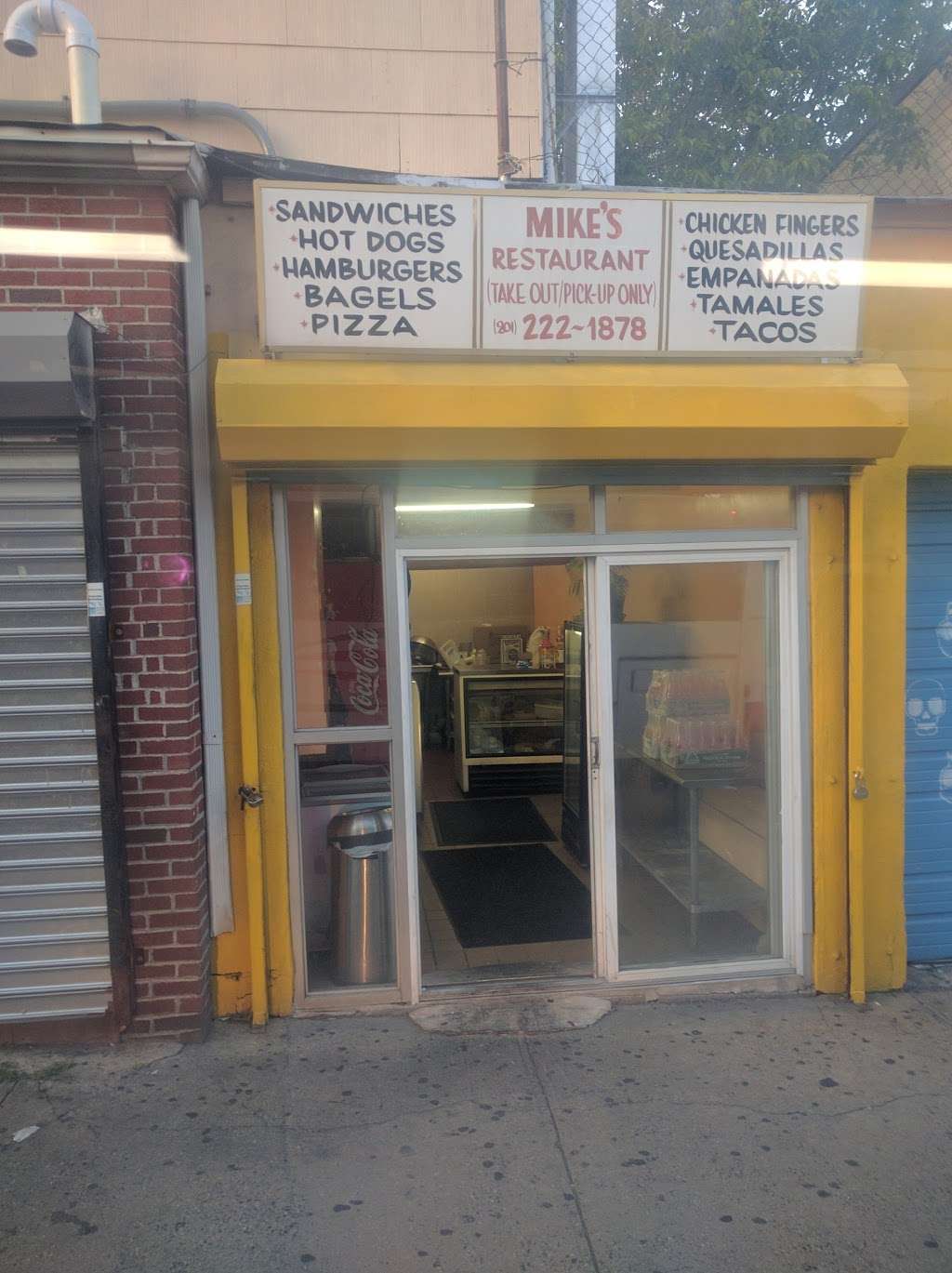 Mikes Restaurant - restaurant  | Photo 10 of 10 | Address: 602 Palisade Ave, Jersey City, NJ 07307, USA | Phone: (201) 222-1878