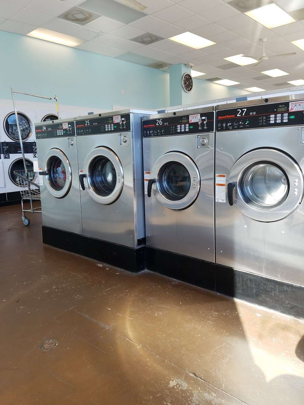 Westover Hills Coin Laundry | B, 1560 West Blvd, Charlotte, NC 28208, USA | Phone: (704) 593-6740