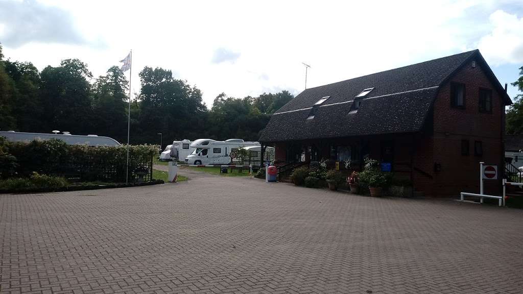 Gate House Wood Touring Park | Ford Ln, Wrotham Heath, Sevenoaks TN15 7SD, UK | Phone: 01732 843062