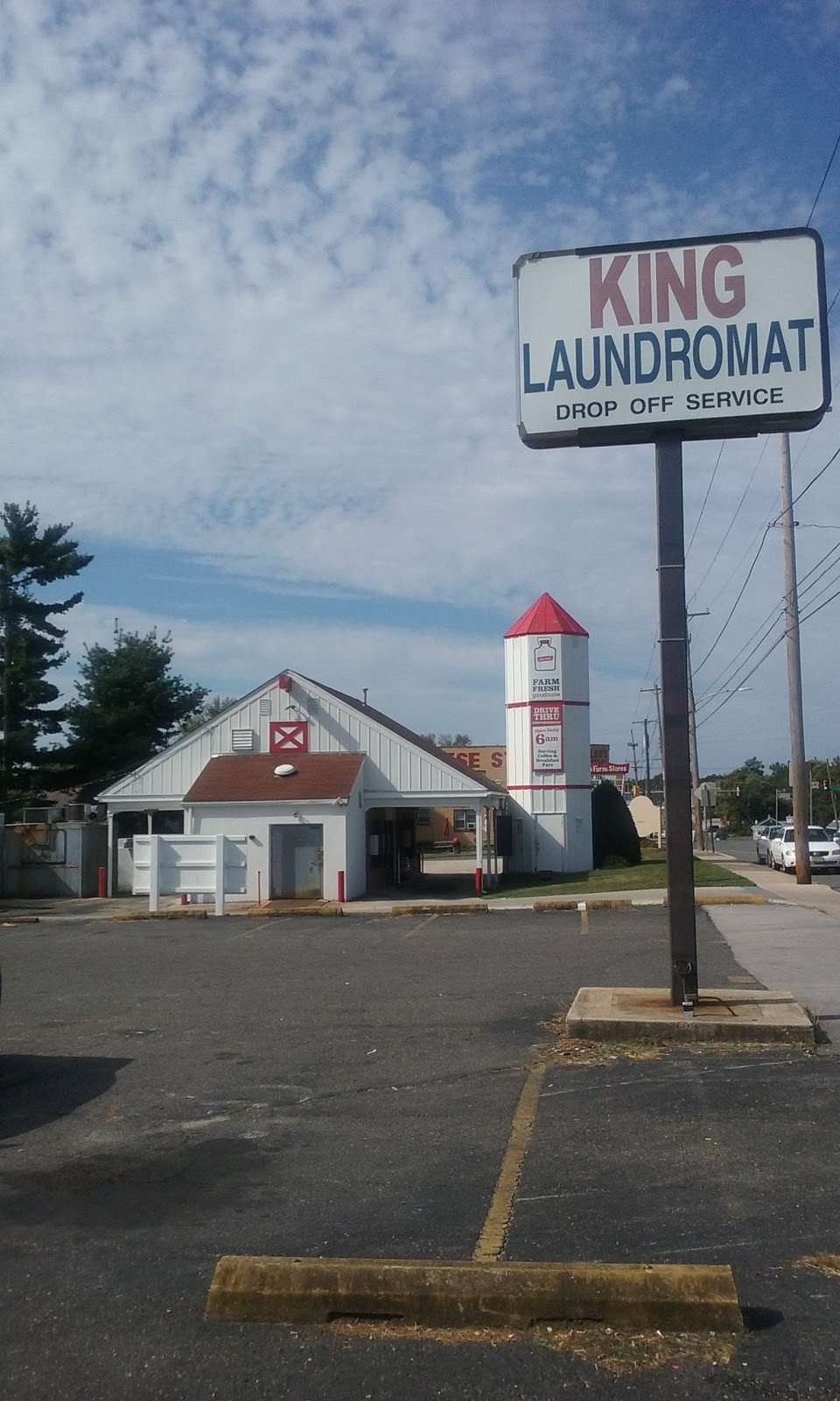 king laundromat | 1425 Chester Pike, Sharon Hill, PA 19079, USA | Phone: (484) 801-0086
