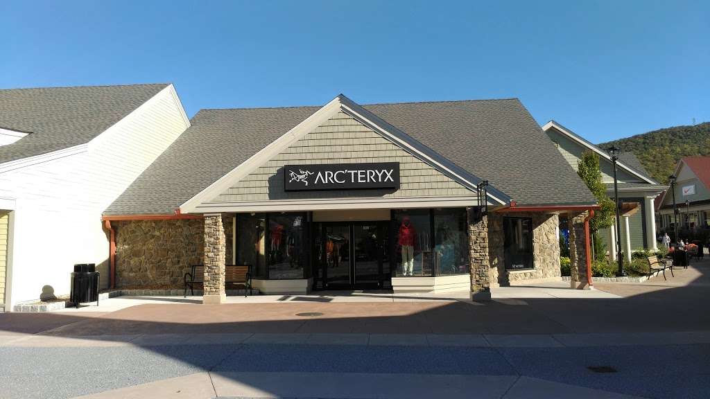 ARCTERYX | 243 Red Apple Ct, Central Valley, NY 10917, USA | Phone: (845) 827-1813