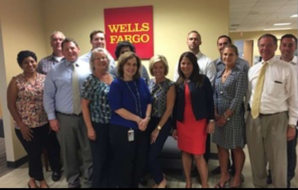 Wells Fargo Bank | 1246 E Hunting Park Ave, Philadelphia, PA 19124, USA | Phone: (215) 537-3060