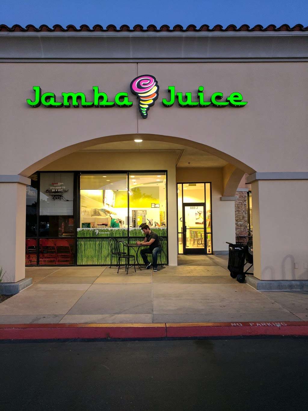 Jamba Juice Moorpark Marketplace | 888 New Los Angeles Ave J, Moorpark, CA 93021, USA | Phone: (805) 529-7381