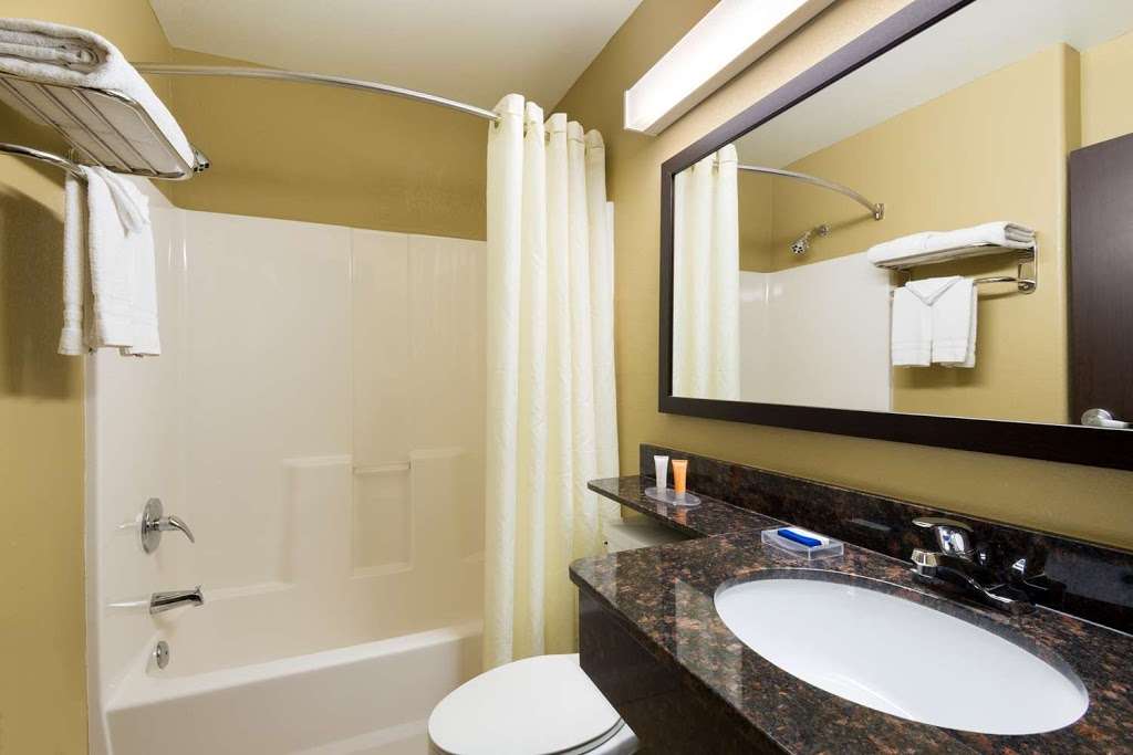 Microtel Inn & Suites by Wyndham San Antonio by SeaWorld | 1605 TX-1604 Loop 1604 S, San Antonio, TX 78245, USA | Phone: (210) 782-8381