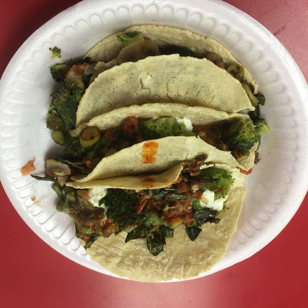 Taqueria Génesis & Brothers Street Tacos (tacos De La Calle) | 301 A Avenue G 936 209 3789, Conroe, TX 77301, USA | Phone: (936) 755-1118