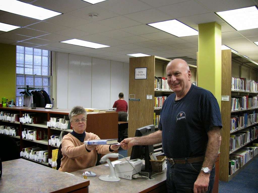 Wilmington Memorial Library | 175 Middlesex Ave, Wilmington, MA 01887 | Phone: (978) 658-2967