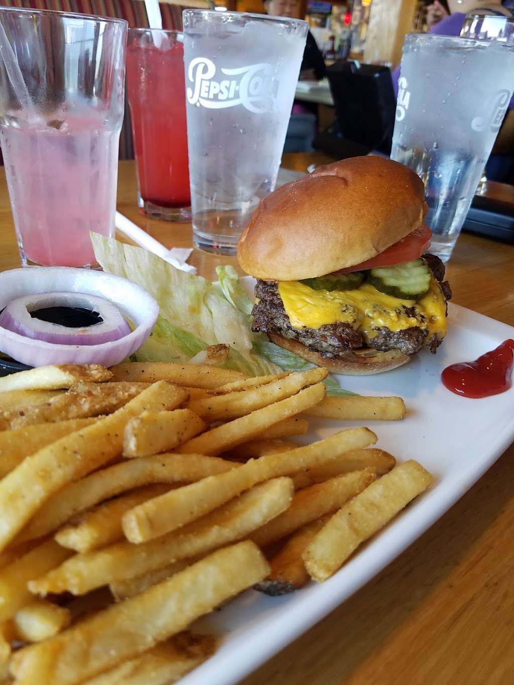 Applebees Grill + Bar | 6110 E 82nd St, Indianapolis, IN 46250 | Phone: (317) 577-8250