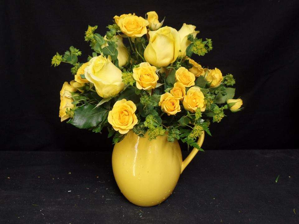 Karens of Calvert Florist & Gifts | 10680 Southern Maryland Blvd, Dunkirk, MD 20754, USA | Phone: (410) 257-1411