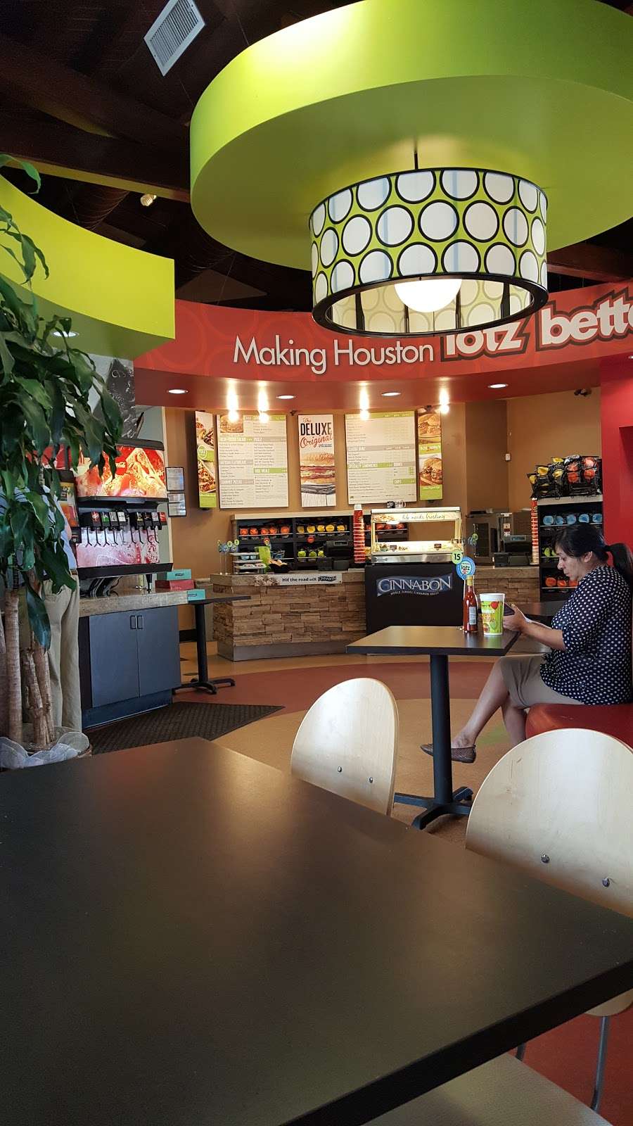 Schlotzskys | 76 Yale St, Houston, TX 77007, USA | Phone: (713) 880-0505