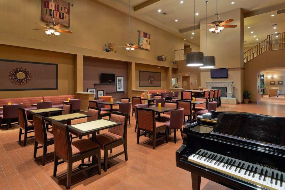 Hampton Inn & Suites Phoenix-Goodyear | 2000 N Litchfield Rd, Goodyear, AZ 85395, USA | Phone: (623) 536-1313