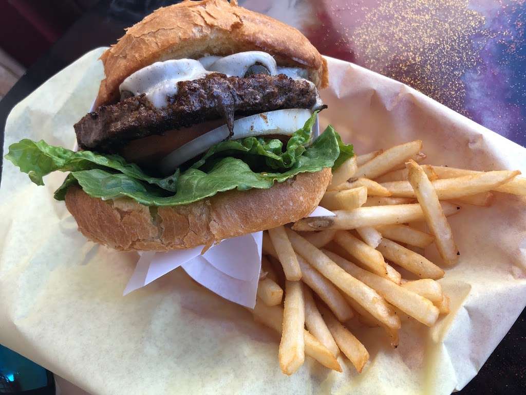 The Pocket Burger Shack | 16873 Pacific Coast Hwy, Huntington Beach, CA 92649, USA | Phone: (562) 592-7771