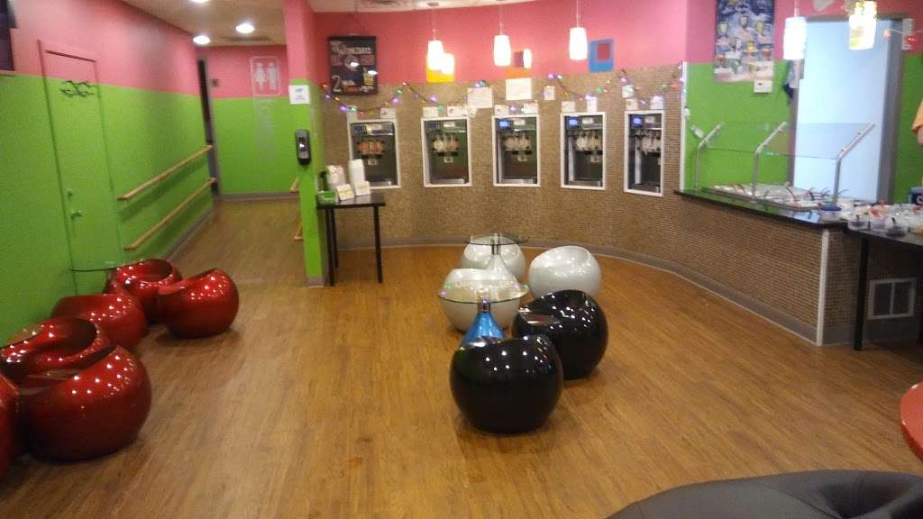 MoooBerry Frozen Yogurt | 686 Broadway, Raynham, MA 02767, USA | Phone: (508) 823-7798